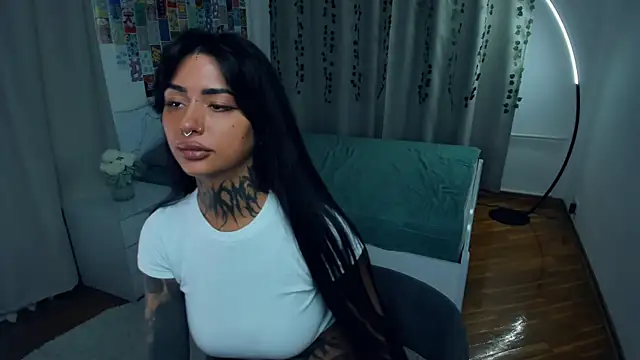 CharimgSabrina online show from 10/25/25, 06:34