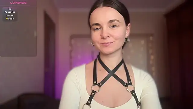 Snapshot of lanaloulou chatting on 09/21/25, 01:49 lanaloulou online show from 09/21/25, 01:49