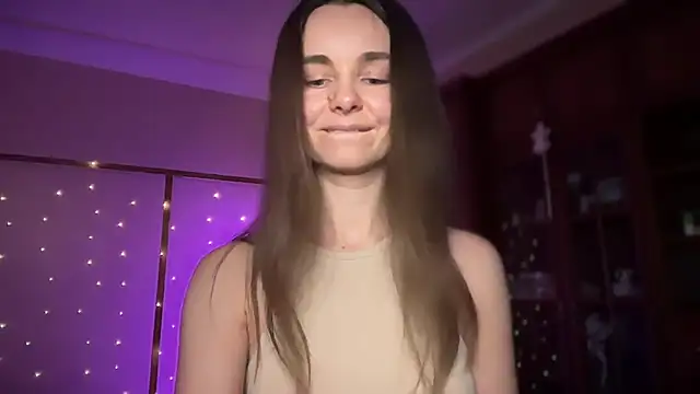 Snapshot of lanaloulou chatting on 03/23/25, 12:36 lanaloulou online show from 03/23/25, 12:36