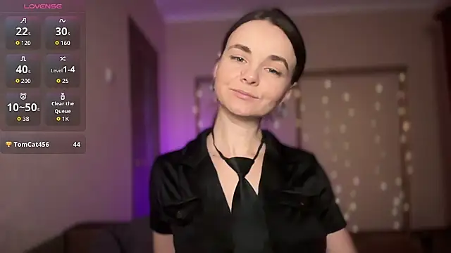 Snapshot of lanaloulou chatting on 09/27/25, 02:18 lanaloulou online show from 09/27/25, 02:18