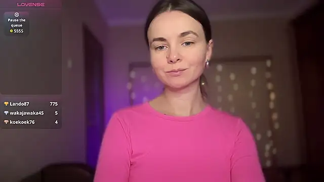 Snapshot of lanaloulou chatting on 09/30/25, 02:28 lanaloulou online show from 09/30/25, 02:28