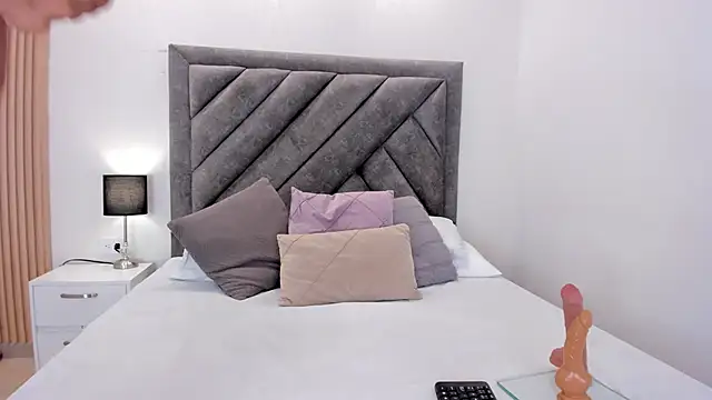 sweetandyy  online show from 04/15/26, 02:10