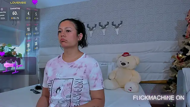 LeilaHiuston online show from 11/17/25, 07:18