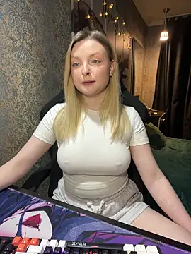 Lina ly online show from 11/06/25, 08:57