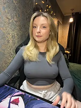 Lina ly online show from 11/04/25, 09:07