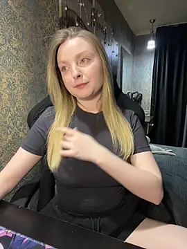 Lina ly online show from 03/28/26, 09:16