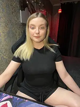 Lina ly online show from 10/11/25, 09:05