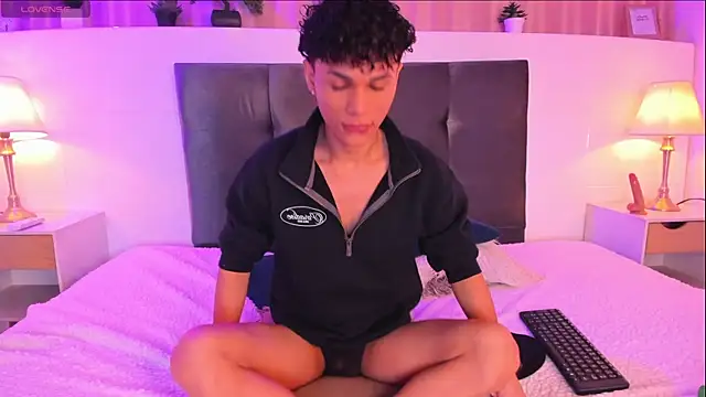 Kai riptide online show from 03/20/25, 03:56