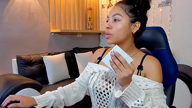 Snapshot of Sasha_rd chatting on 09/11/25, 01:11 Sasha rd online show from 09/11/25, 01:11