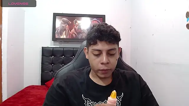 Snapshot of Alejandroo_22 chatting on 03/10/25, 12:17 Alejandroo 22 online show from 03/10/25, 12:17