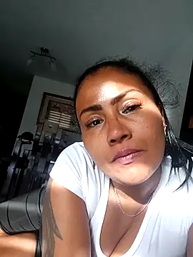 Ariana Rodriguez online show from 10/05/25, 09:16