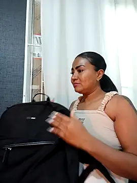 Ariana Rodriguez online show from 12/05/25, 06:28