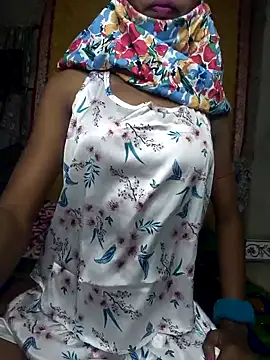 Cutesoma01 online show from 11/18/25, 05:05