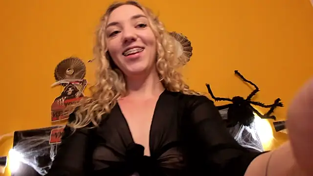 Jessie Curlyy online show from 10/24/25, 01:37