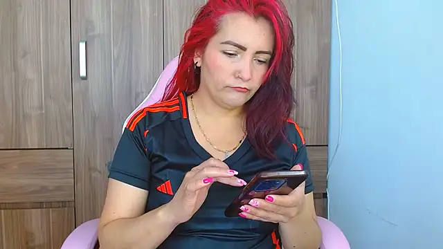 Snapshot of nanis_milf chatting on 07/07/26, 02:42 nanis milf online show from 07/07/26, 02:42