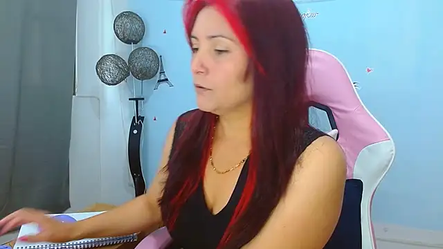 Snapshot of nanis_milf chatting on 07/10/26, 02:50 nanis milf online show from 07/10/26, 02:50