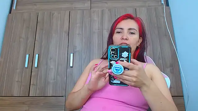 Snapshot of nanis_milf chatting on 07/08/26, 04:07 nanis milf online show from 07/08/26, 04:07