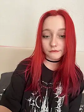 Snapshot of Bonechka chatting on 06/10/26, 10:27 Bonechka online show from 06/10/26, 10:27