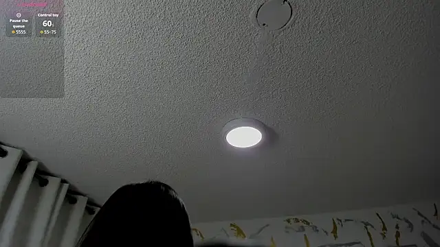 Cristal Velle online show from 12/18/25, 01:04