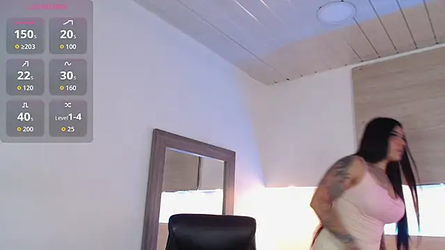 Snapshot of Cristal_Velle chatting on 09/19/25, 12:53 Cristal Velle online show from 09/19/25, 12:53