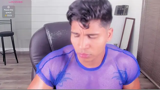 Snapshot of Apolotherock chatting on 01/13/26, 08:35 Apolotherock online show from 01/13/26, 08:35