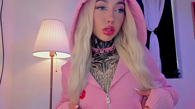 Snapshot of Dani_Valen chatting on 11/04/25, 10:13 Dani Valen online show from 11/04/25, 10:13