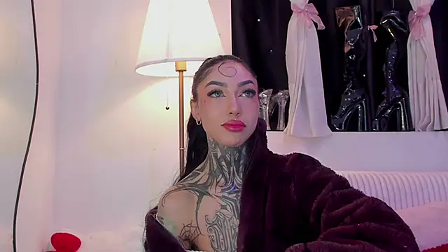 Snapshot of Dani_Valen chatting on 12/14/25, 12:17 Dani Valen online show from 12/14/25, 12:17