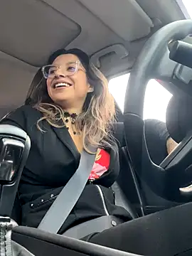 Isabella Varella online show from 11/26/25, 02:17