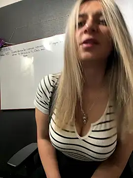 Isabella Varella online show from 01/13/26, 12:53