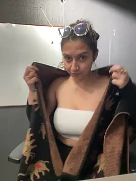 Isabella Varella online show from 02/17/26, 12:13