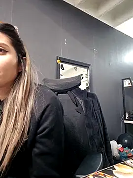 Snapshot of Isabella_Varella chatting on 10/11/25, 01:50 Isabella Varella online show from 10/11/25, 01:50