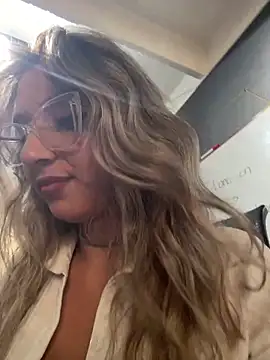 Isabella Varella online show from 01/05/26, 05:27