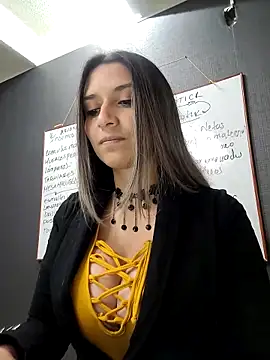 Snapshot of Isabella_Varella chatting on 03/18/25, 12:39 Isabella Varella online show from 03/18/25, 12:39