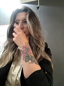 Snapshot of Isabella_Varella chatting on 03/10/25, 04:35 Isabella Varella online show from 03/10/25, 04:35