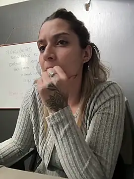 Isabella Varella online show from 02/11/26, 12:27