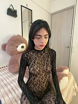 Snapshot of ZaraLuuv chatting on 03/20/26, 06:09 ZaraLuuv online show from 03/20/26, 06:09