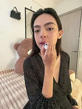 Snapshot of ZaraLuuv chatting on 03/24/26, 06:19 ZaraLuuv online show from 03/24/26, 06:19