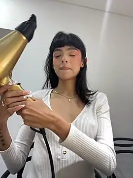 ZaraLuuv online show from 09/28/25, 04:58