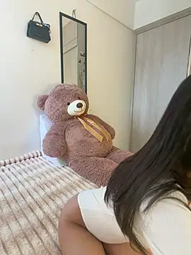 Snapshot of ZaraLuuv chatting on 03/23/26, 06:41 ZaraLuuv online show from 03/23/26, 06:41