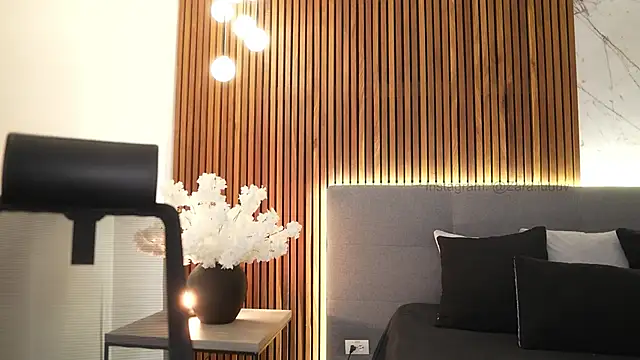 ZaraLuuv online show from 11/07/25, 03:16