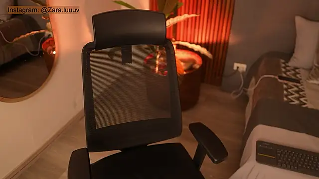 ZaraLuuv online show from 09/09/25, 03:54