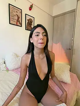 Snapshot of ZaraLuuv chatting on 07/16/26, 09:12 ZaraLuuv online show from 07/16/26, 09:12