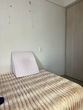 Snapshot of ZaraLuuv chatting on 01/06/26, 05:17 ZaraLuuv online show from 01/06/26, 05:17