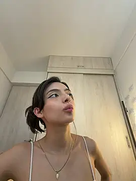 Snapshot of ZaraLuuv chatting on 03/10/26, 06:12 ZaraLuuv online show from 03/10/26, 06:12