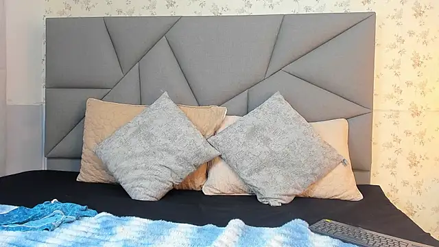 Liz ortega30 online show from 10/23/25, 07:23