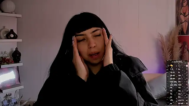 Snapshot of Saraa_Desiree chatting on 09/17/25, 01:02 Saraa Desiree online show from 09/17/25, 01:02