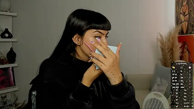 Snapshot of Saraa_Desiree chatting on 09/18/25, 01:36 Saraa Desiree online show from 09/18/25, 01:36