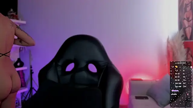 Snapshot of Saraa_Desiree chatting on 10/18/25, 04:20 Saraa Desiree online show from 10/18/25, 04:20