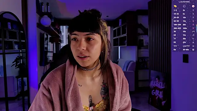 Saraa Desiree online show from 04/13/26, 03:27