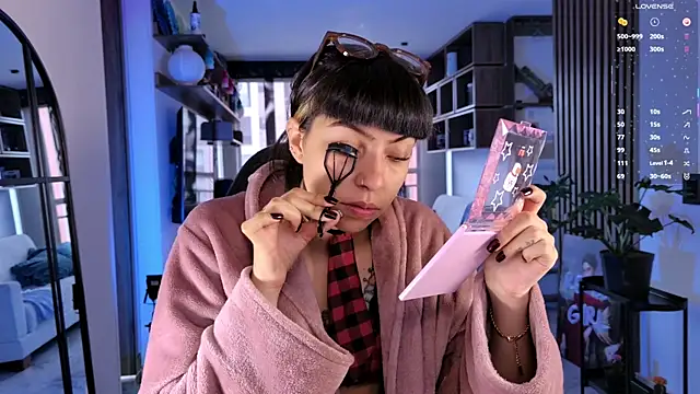 Saraa Desiree online show from 04/08/26, 02:40